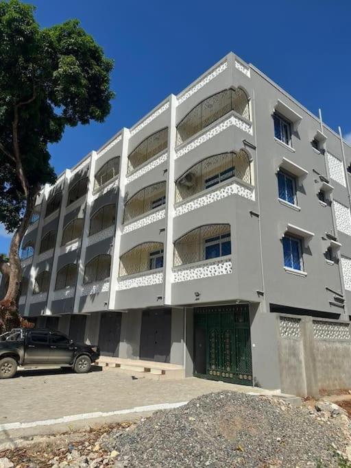 מאלינדי Grey Pearl Apartments Where Raha Is Also Our Priority מראה חיצוני תמונה